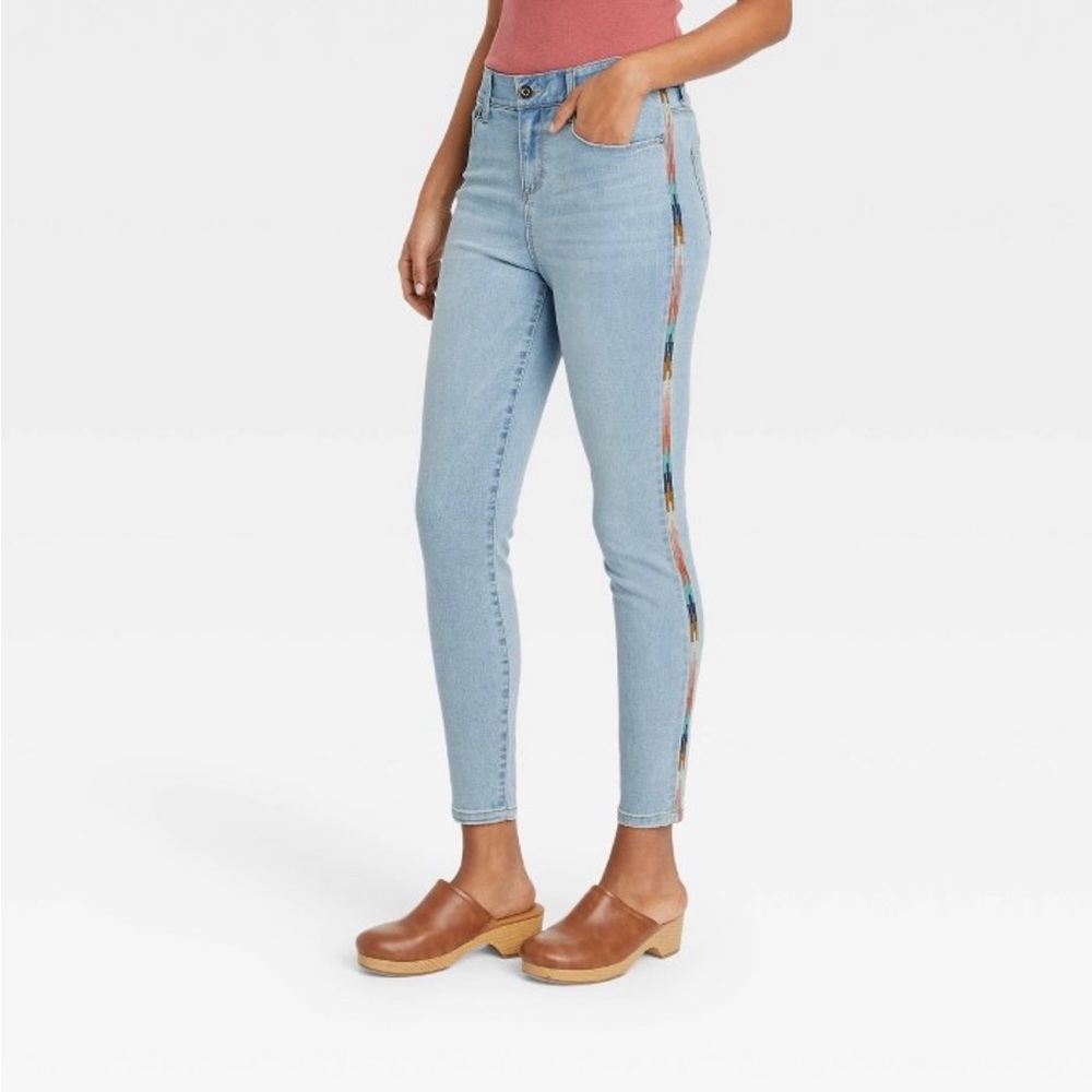 Knox Rose Jeans with embroidered sides
